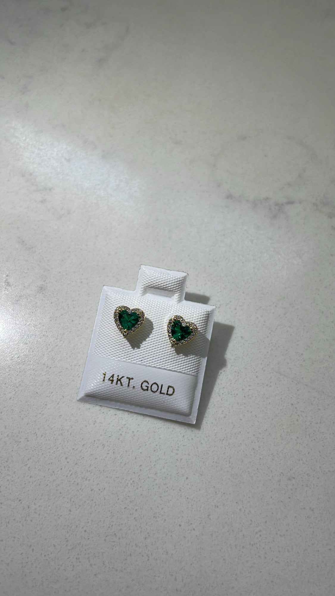 Studded earrings 14k