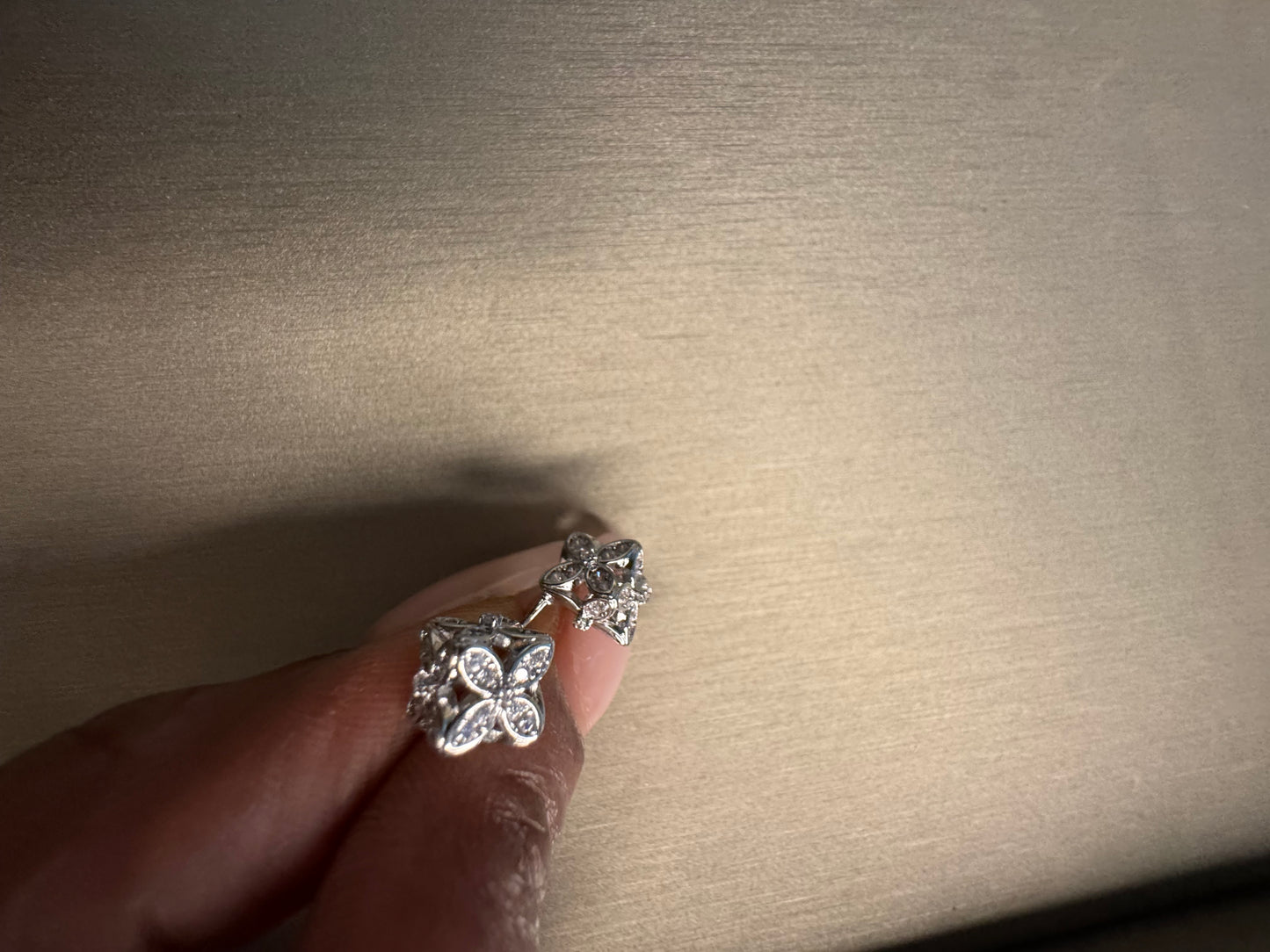 Wood Sorel diamond stud