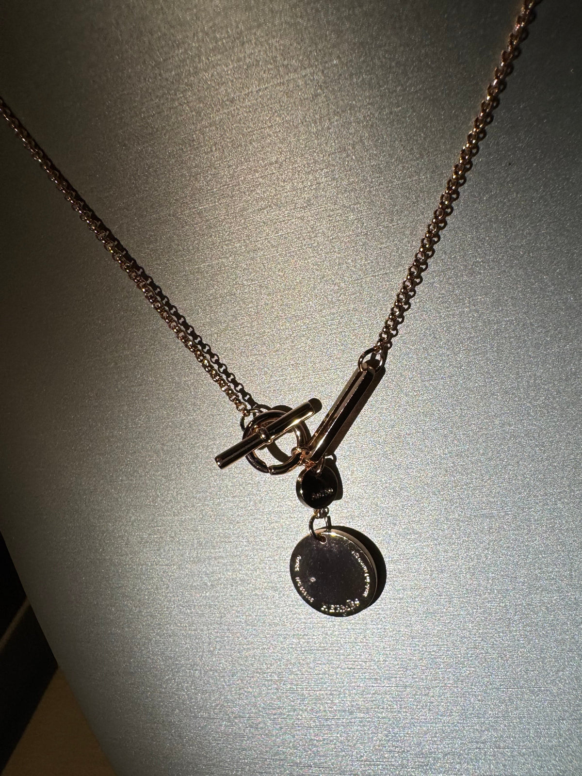 Rose togggle necklace