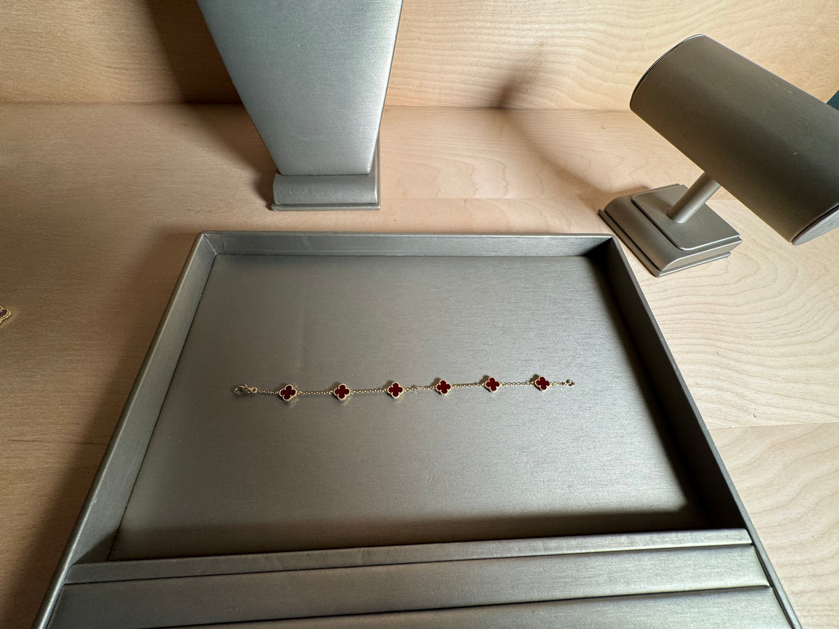 Carnelian motiv bracelet