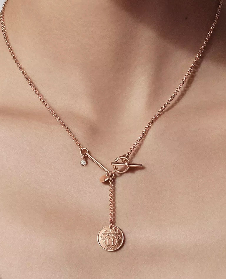 Rose togggle necklace